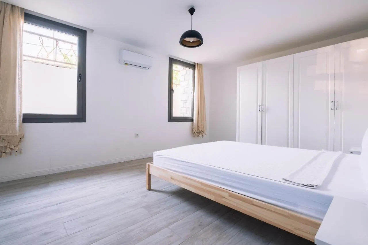 Comfy Flat W Patio 3 Min To Beach In Bodrum Apartment